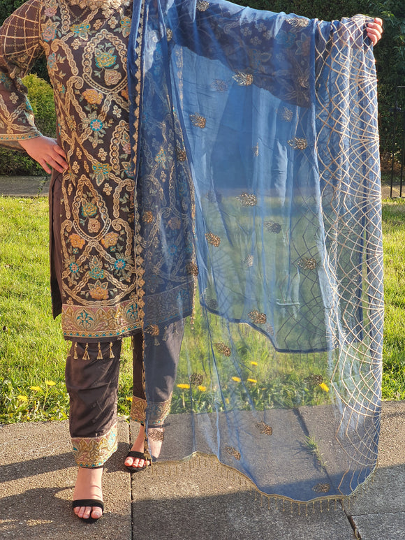 Heavy embroidered 3 piece shalwaar kameez