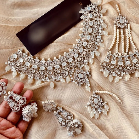 Heera necklace set (silver)
