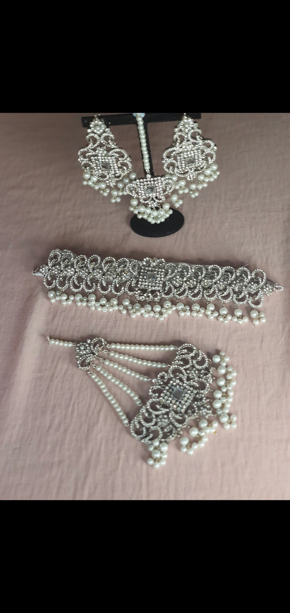 Silver choker set